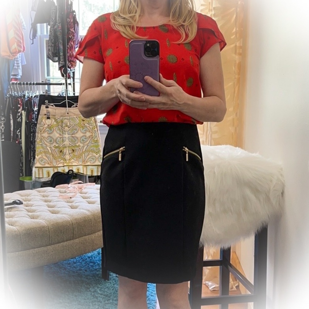 💕Alfani black pencil skirt with gold zippers💕